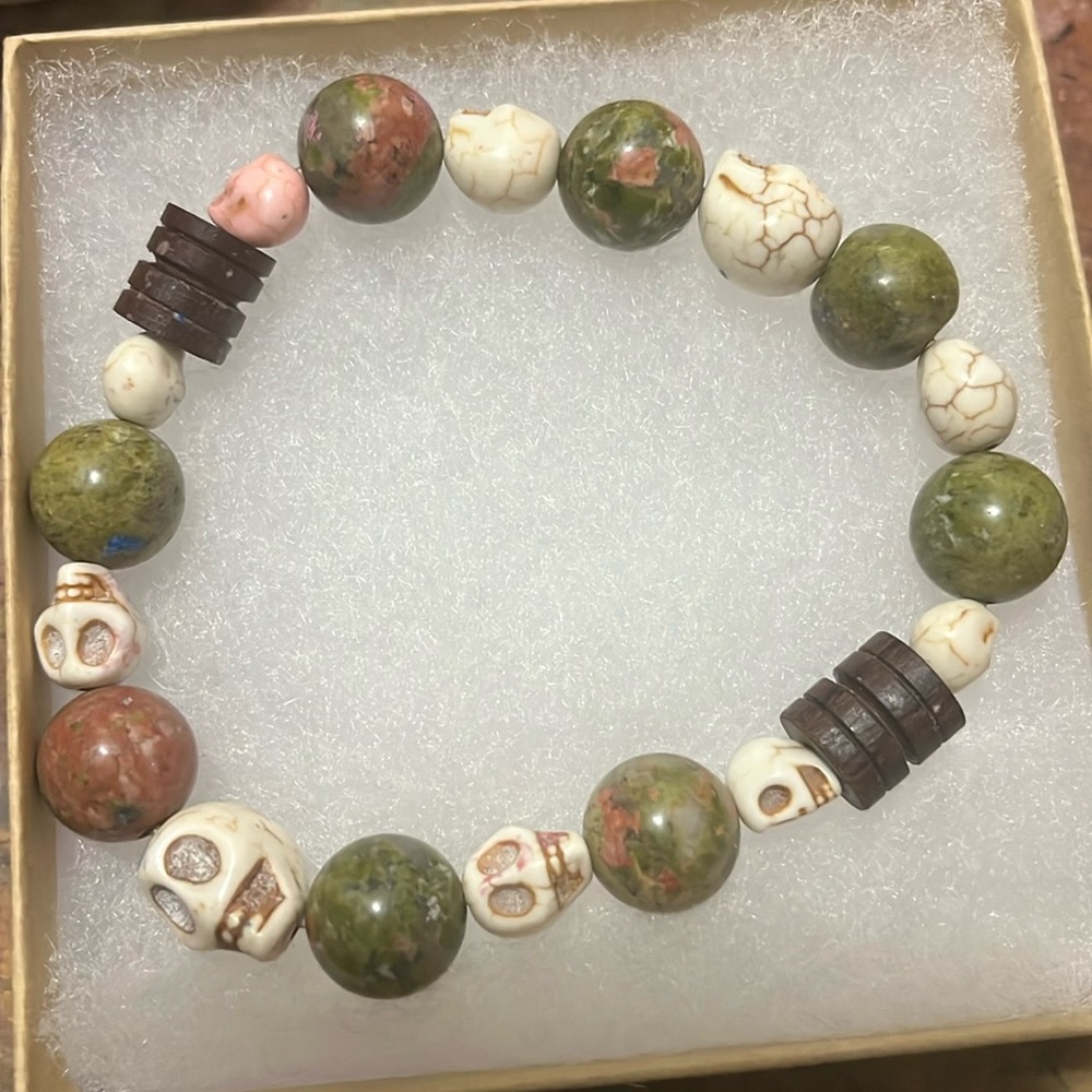 Unakite stone bracelet with skulls